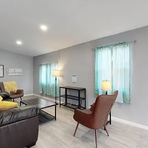  Holiday home Cheerful Lower Unit With 2 Kings & Highspeed Wifi United States